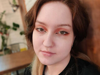 hot cam girl masturbating with vibrator JannetteCasias