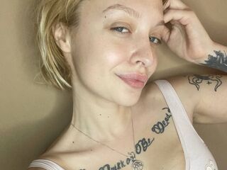 camgirl playing with vibrator JennyIce