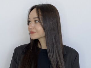 camgirl playing with dildo JinGrinnan