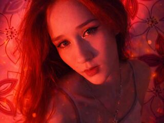 girl shaving pussy JulieCusanelli