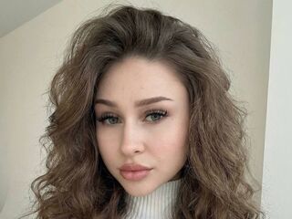 cam girl masturbating JunitaDroze