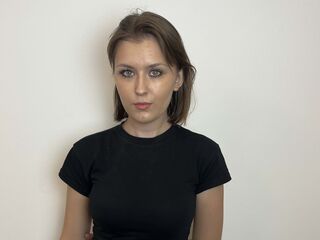 nude webcamgirl KariErpelding