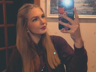 camgirl showing pussy KateyTouriny
