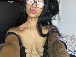 naked cam girl masturbating KatieReyes