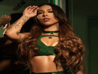 nude webcamgirl LilyHarpers