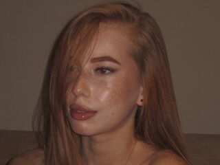 naked girl with webcam LisaCornerd