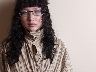 camwhore fingering shaved pussy LonnieMackaman