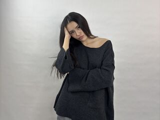 live webcam performer LoveCusatis