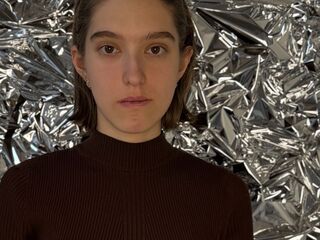 adult cam show MaeganDegiacomo