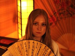 hot girl MandiKressierer