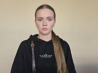 hot cam girl spreading pussy MargieWiacek