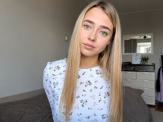cam girl masturbating with sextoy MarianaBrookman