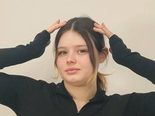 naked camgirl masturbating with vibrator MauritaRoberge