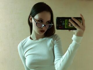 naughty camgirl fingering shaved pussy MeganDendy