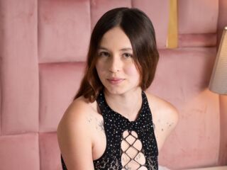 cam girl showing tits MellanieCollins