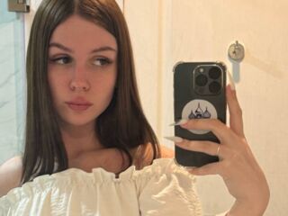 masturbating webcam girl MiaRioti