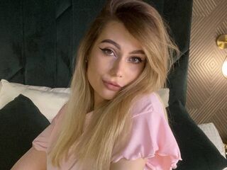 naked girl with webcam masturbating with sextoy MicheleMary