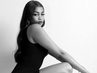 cam girl live MilaJohn