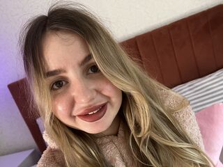 nude webcam girl photo MilaLa