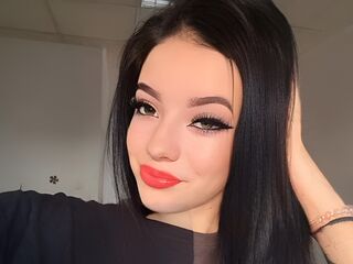 girl fingering bald pussy MilenaRosseti