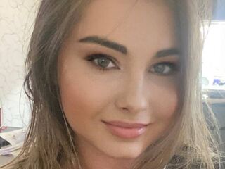 beautiful webcamgirl MoaMoore