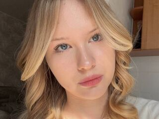 camslut topless NanceyMonteverde