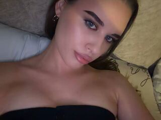 cam girl pic RhiannonJumper