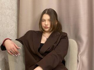 camslut showing tits SammyVidals