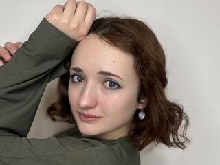 camwhore shaved pussy SaundraTowler