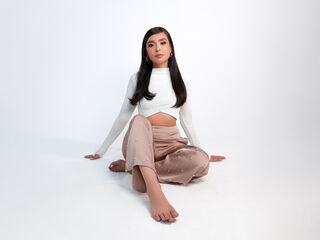 camslut showing pussy Shennoa