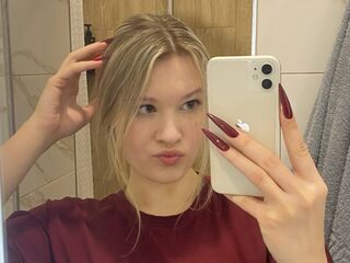 bedroom livecam SkyeDavi