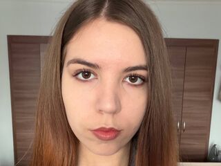 camslut showing tits StarrFelske