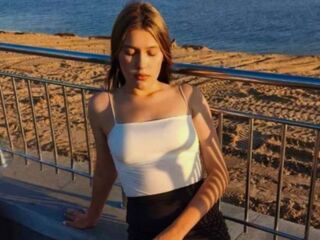 camgirl playing with sex toy SuziBarringer