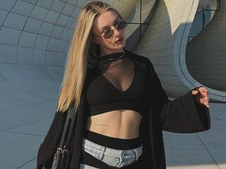 camgirl masturbating with sextoy SuzieGlimp
