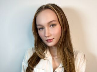 beautiful girl webcam SynneFell