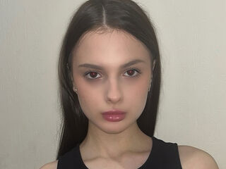 chat show TainaHousekeeper