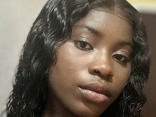 naughty camgirl masturbating ZaraVixen